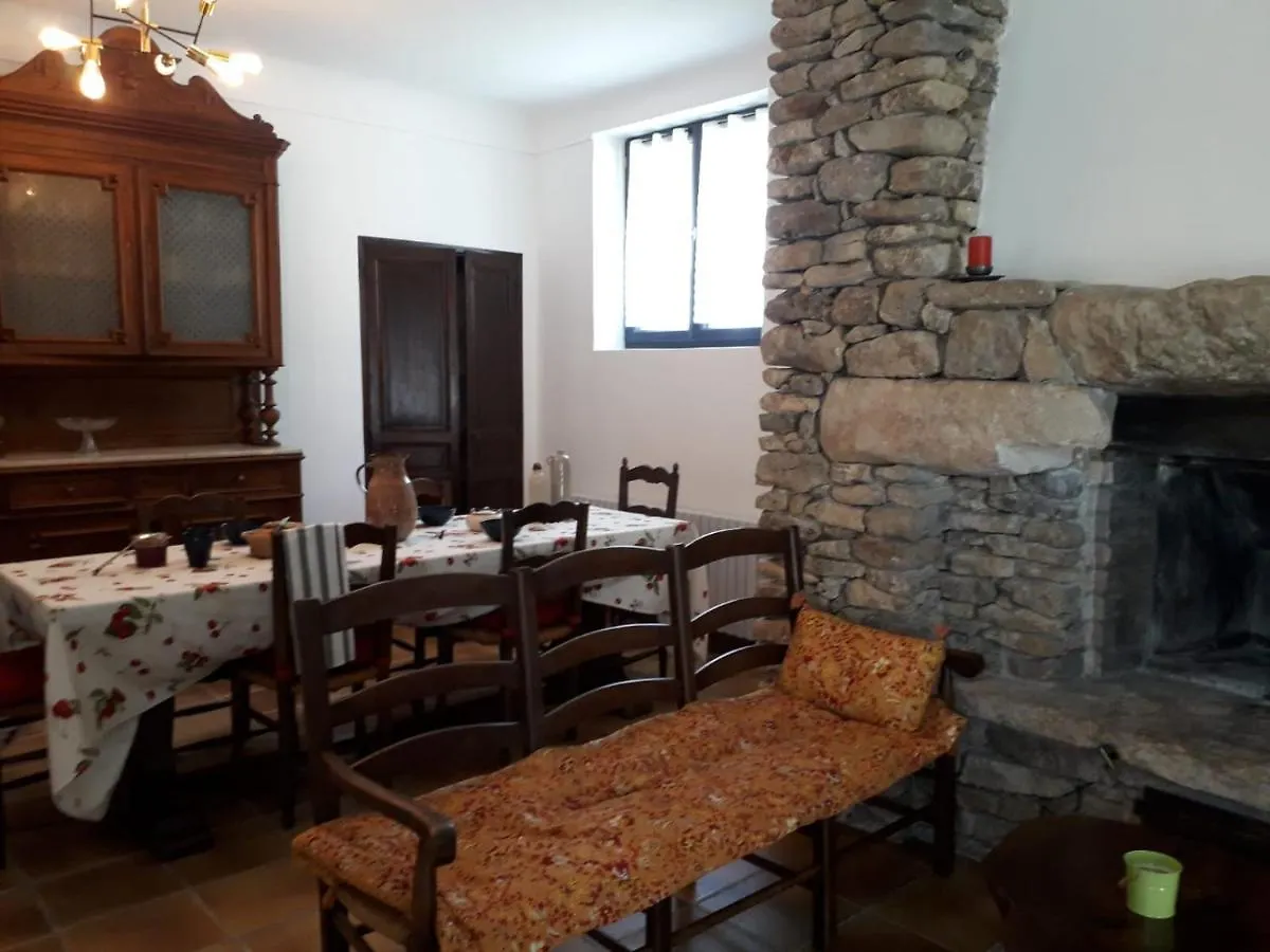 Maison Bourgues Lioux France