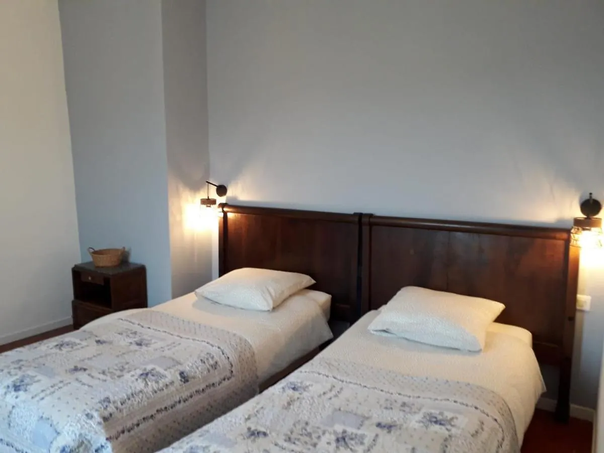 Maison Bourgues Lioux 0*,